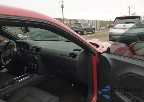 2013 Dodge Challenger Sxt z USA, uszkodzony, nr VIN 2C3CDYAG5DH569539